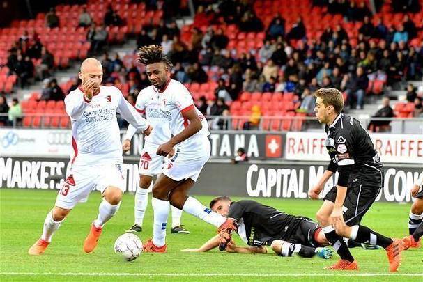 欧国联赛中球队为国争光，赛场上展现顽强斗志