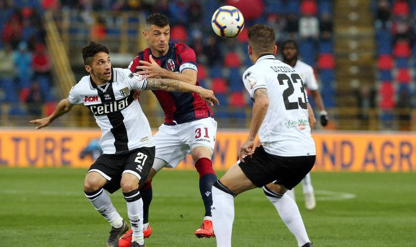 关于意大利球队闪电签下乌拉圭后卫，实力提升的信息