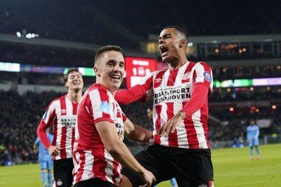 欧洲足球盛宴继续燃烧，队伍展现团结力量的简单介绍