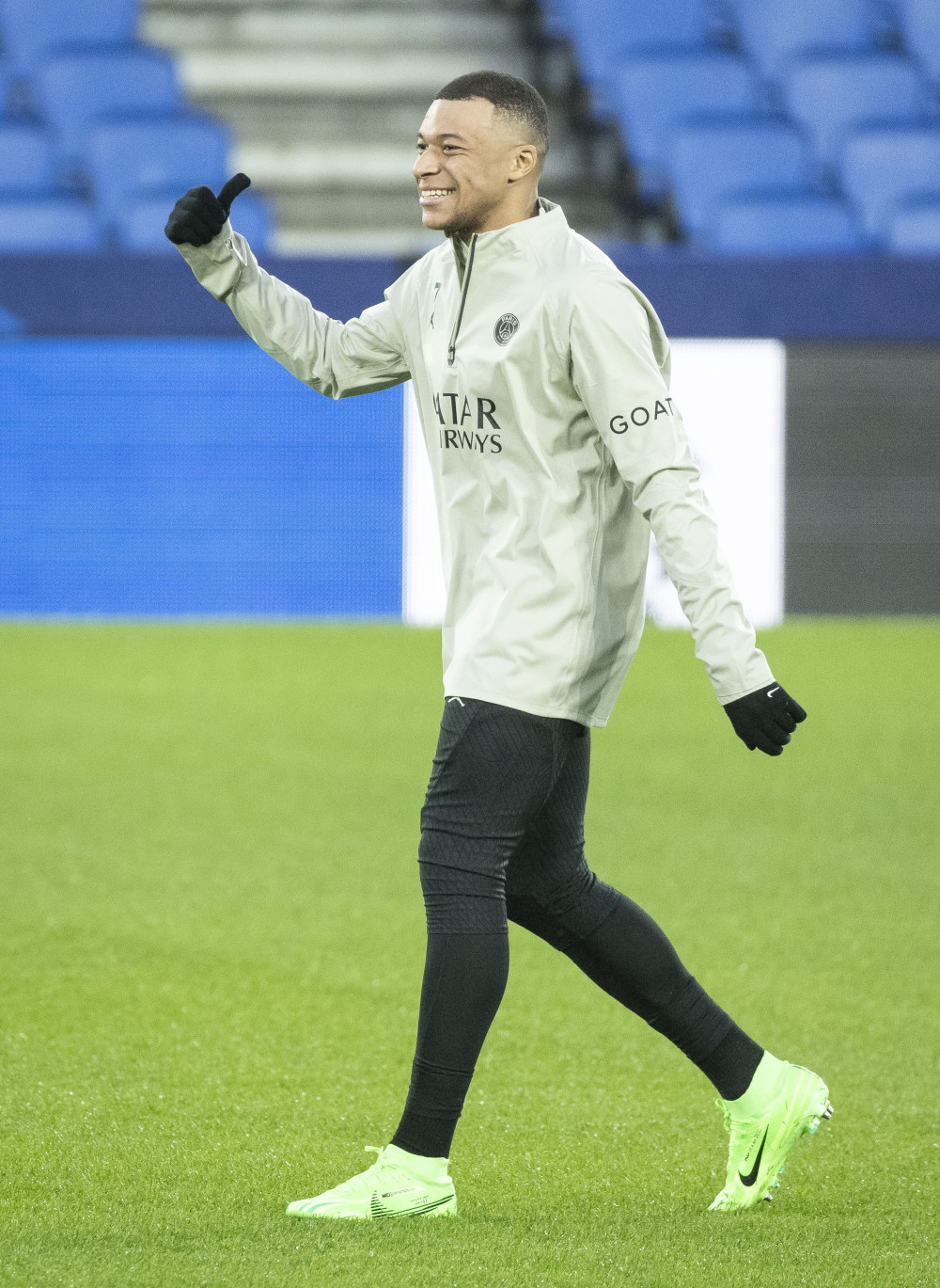 巴黎圣日耳曼备战欧冠，球迷期待再创辉煌的简单介绍