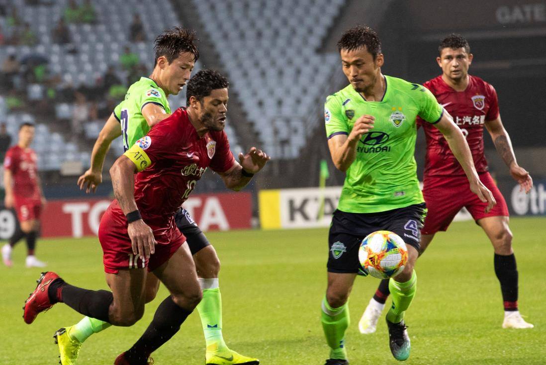 卡塔尔亚冠代表队取得胜利晋级淘汰赛