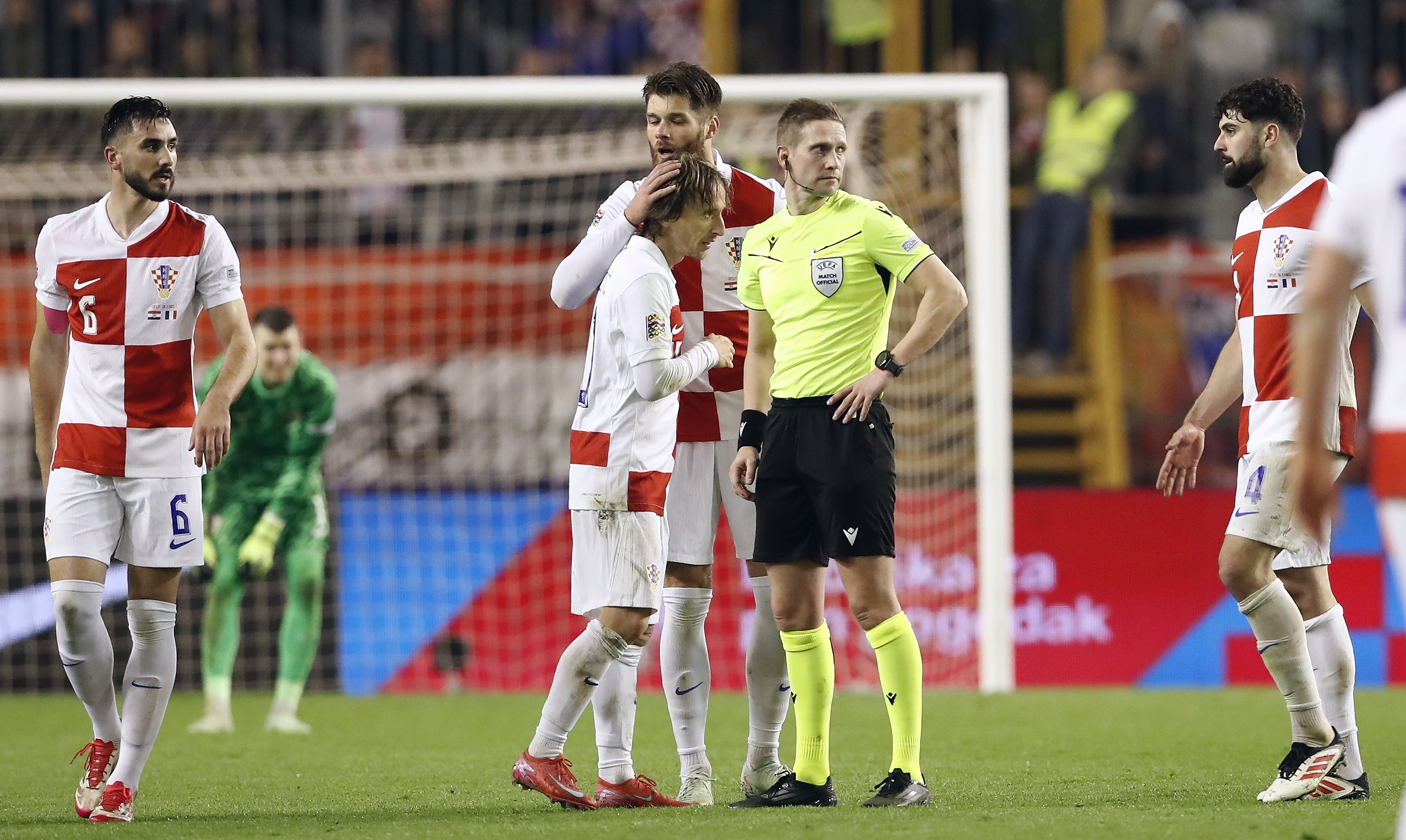 一场欧洲豪强对决，国家足球队的激烈角逐惊心动魄