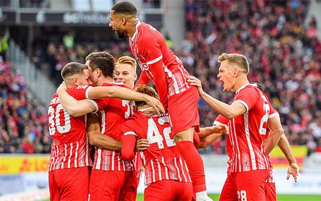 沙尔克反弹良好，主场逼平弗赖堡保住不败纪录