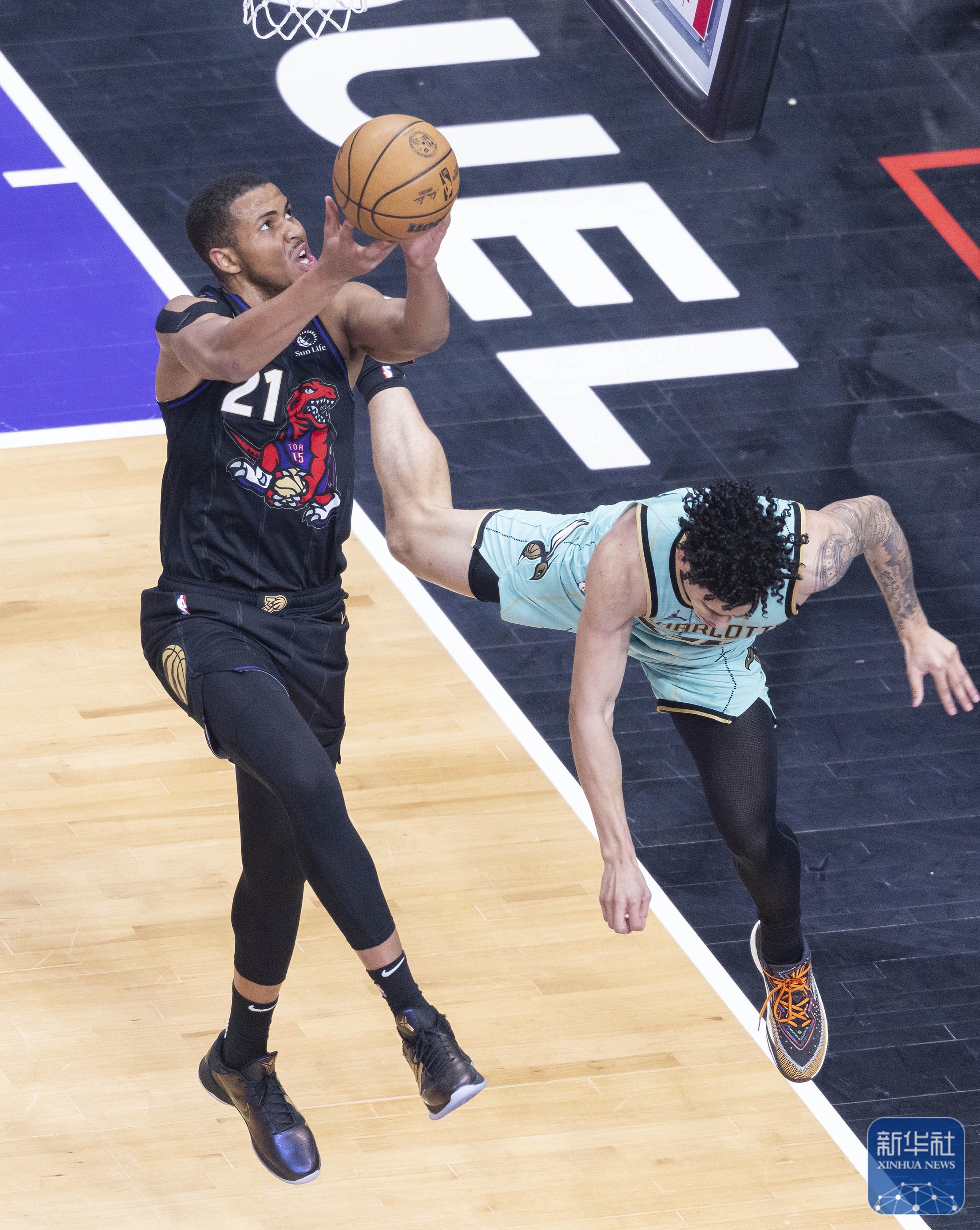 开云体育官方网站-猛龙力克太阳，取得连胜精彩时刻