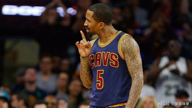 开云体育官方网站-包含一派胜利的模样，骑士轻取对手的词条