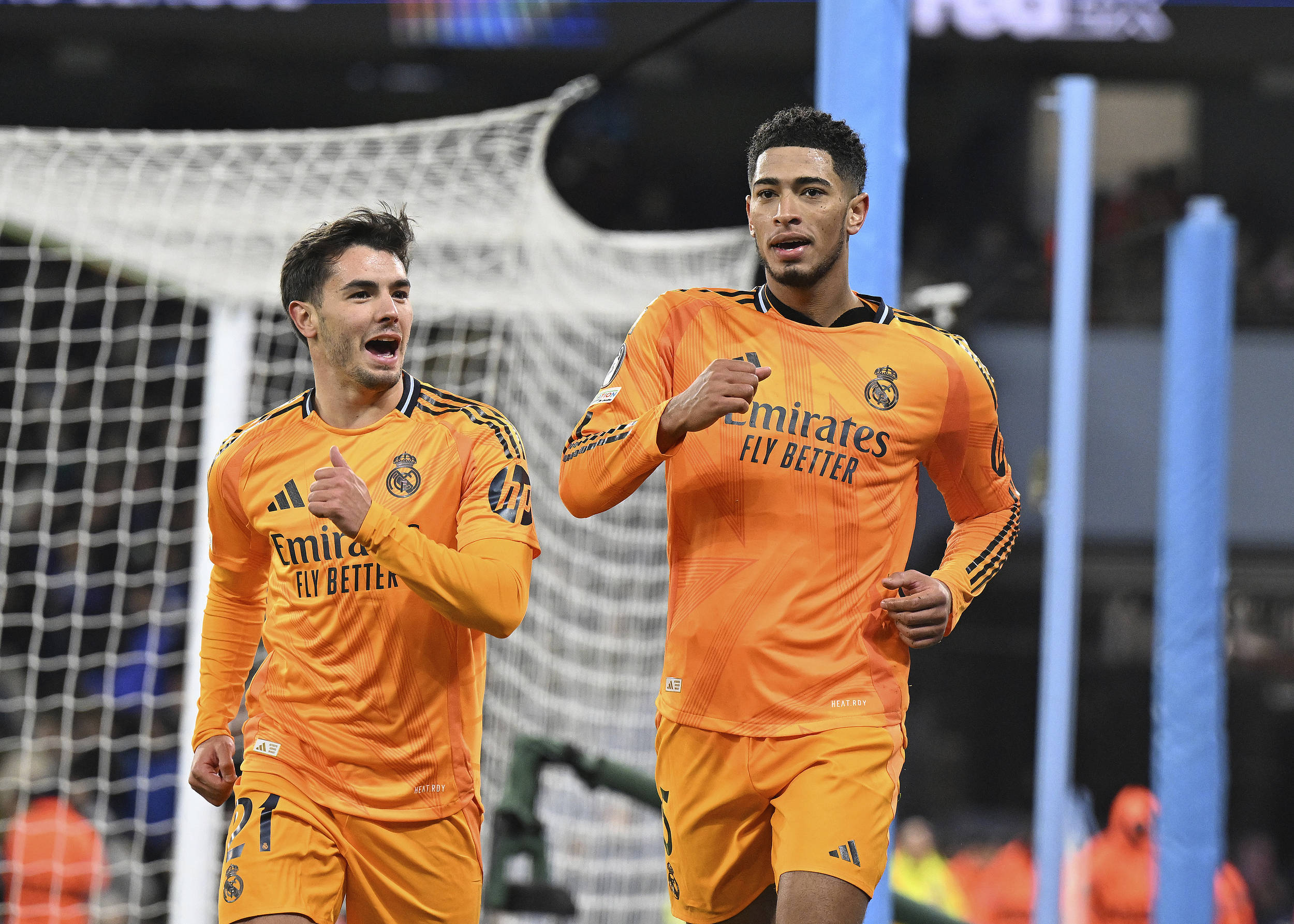 欧预赛上演胜负之争，球员斗志昂扬