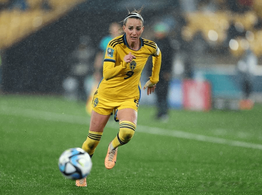 关于意大利女足队员奋力拼搏，一往无前的信息