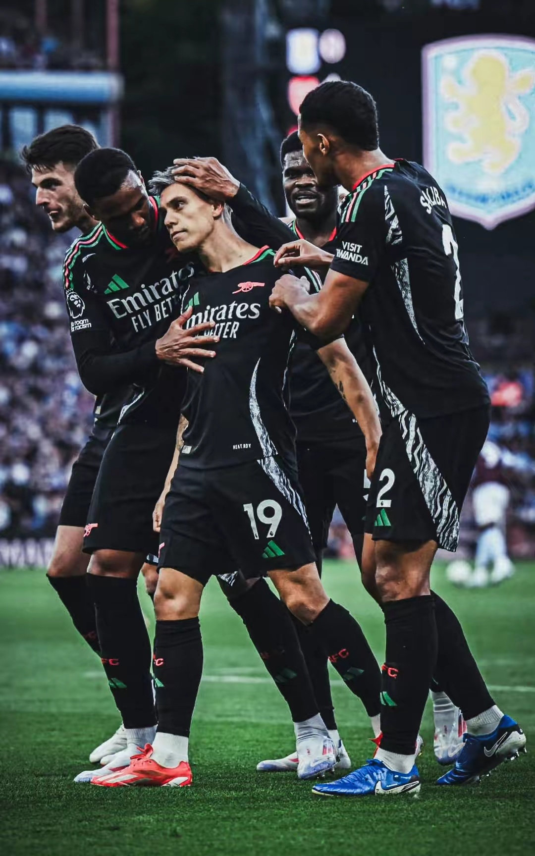 关于阿斯顿维拉客场逼平，保级压力不减的信息