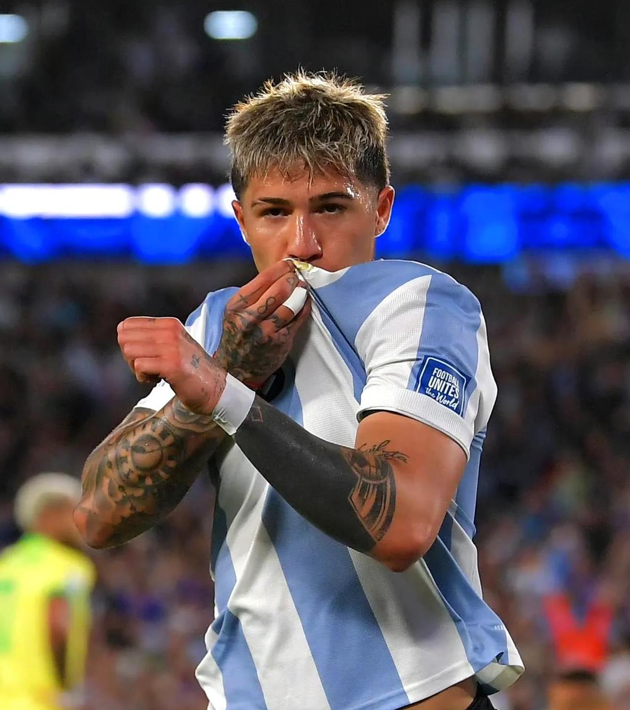 开云体育官网-阿根廷天才少年助攻，球队突破困局