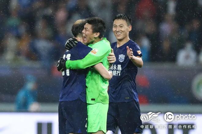 久旱逢甘露，国内足球强队擂台神勇登场