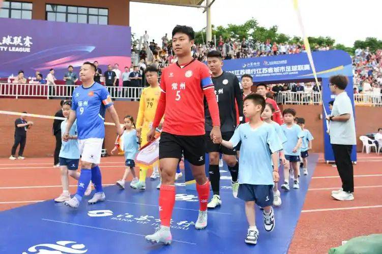 开云APP-关于意大利足球联赛屡现惊险一幕，球迷热议不休的信息