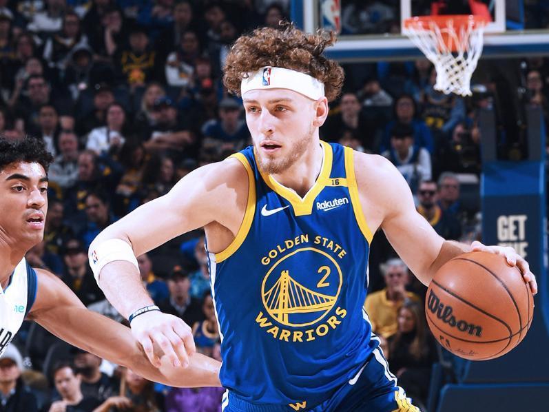 荷兰大胜拉脱维亚，实力强劲