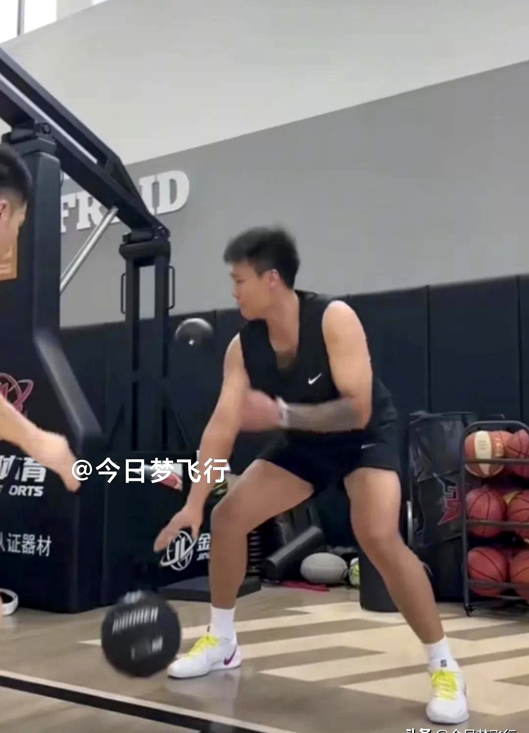 开云体育中国-顶级篮球比赛举办在即，球员备战紧张