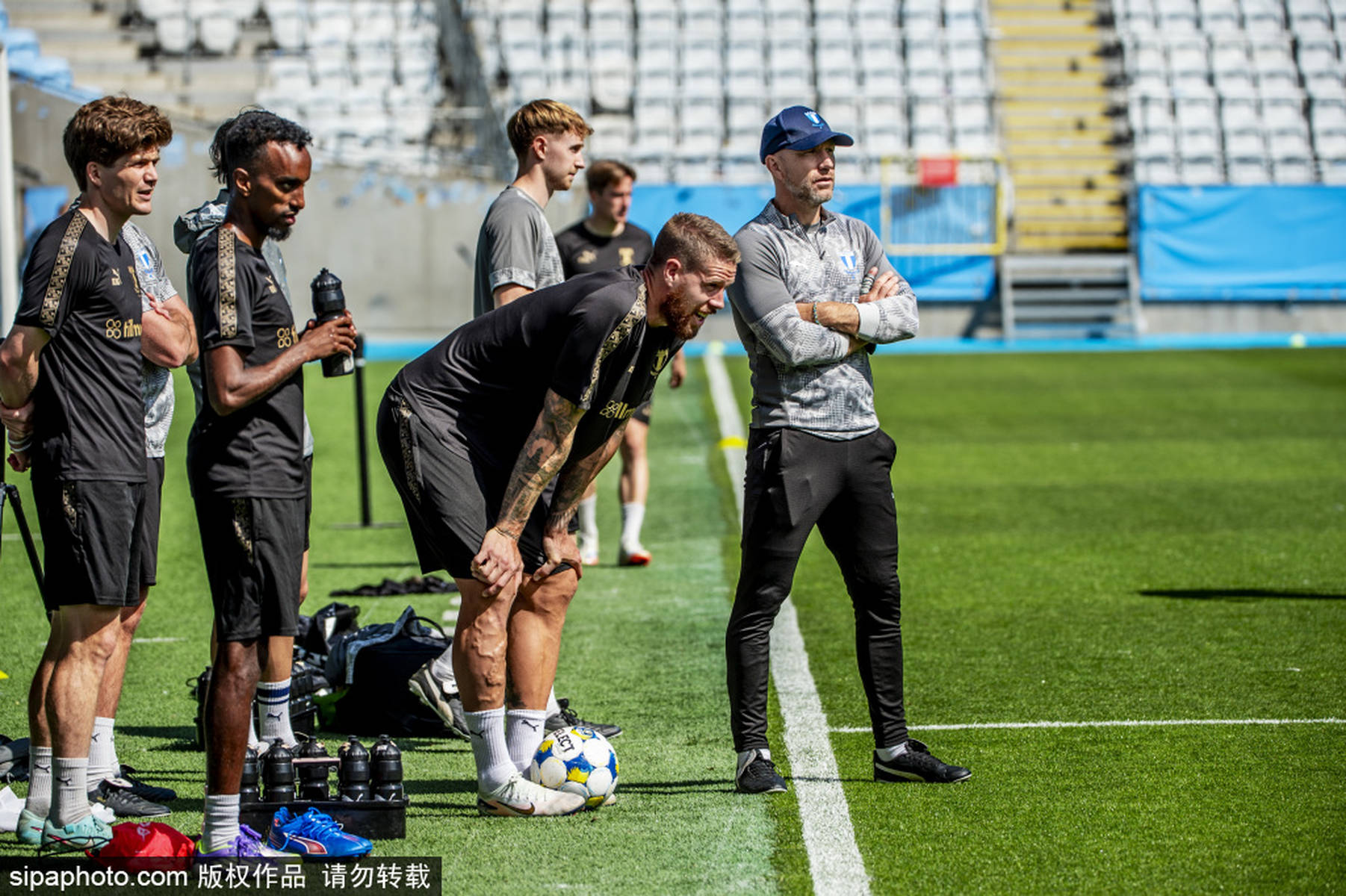 雷恩球迷助威力度加大，球队备战欧冠联赛铁心夺冠的简单介绍