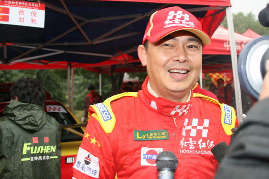 球队备战全力以赴，冠军梦想不容忽视