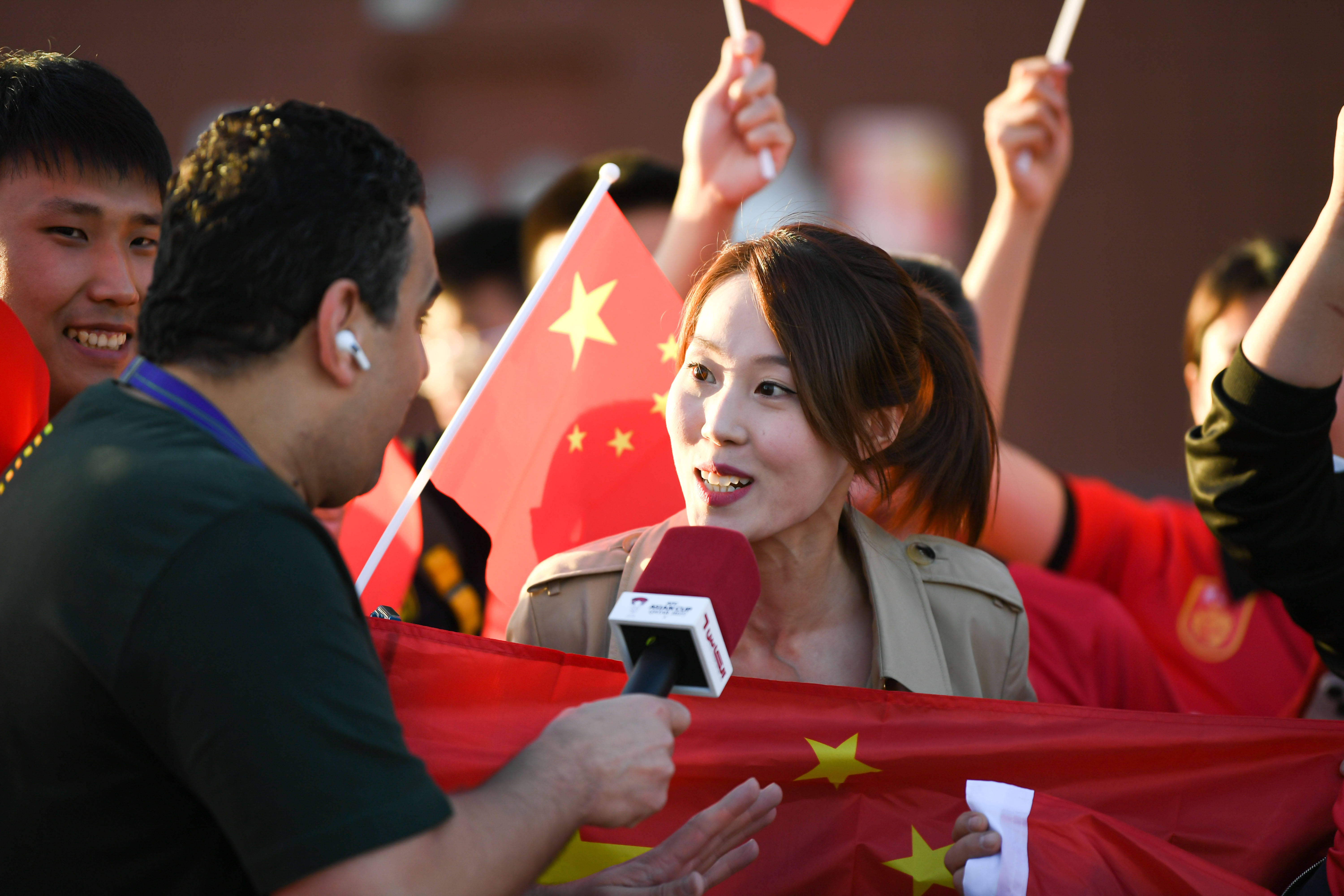 全国各地球迷热情支持自己所喜爱的球队