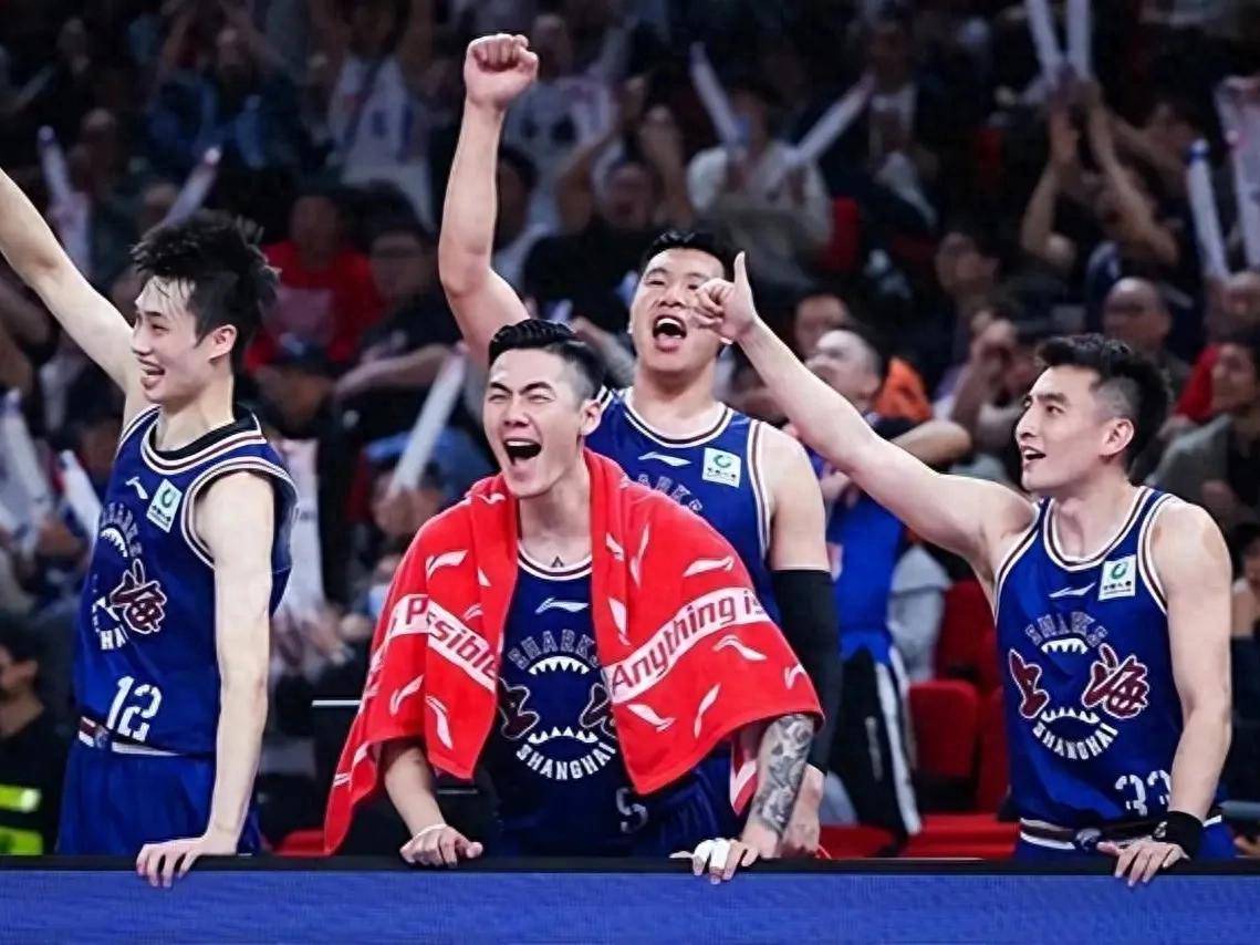 关于上海男篮击败江苏队，夺得宝贵分的信息