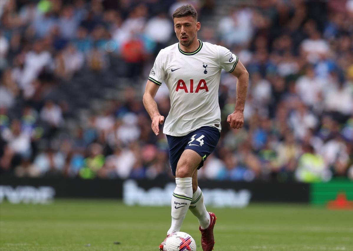 开云体育官网-关于巴萨后卫强势防守，成功守住球门的信息