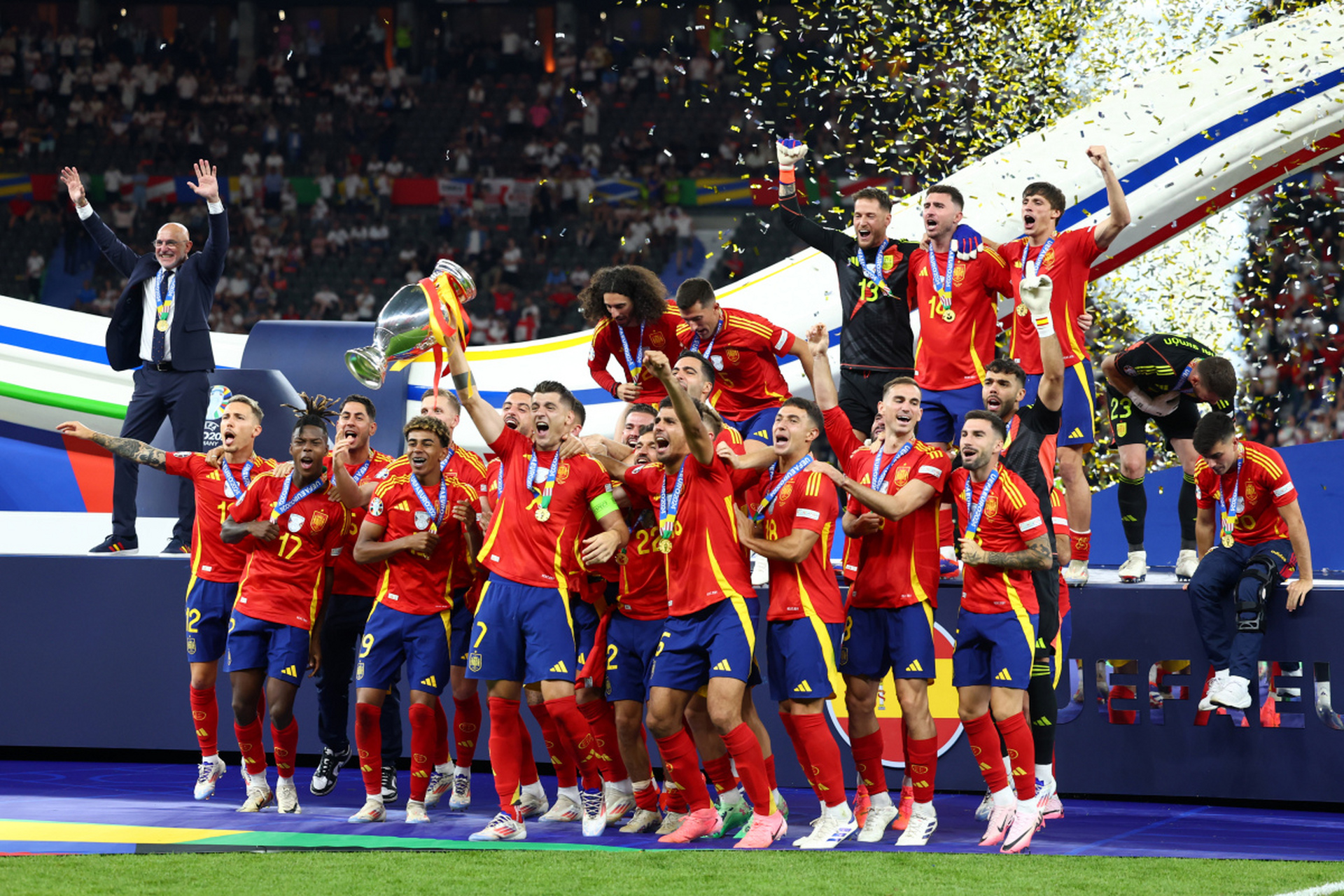 欧洲球队在比赛中获得胜利，取得开门红