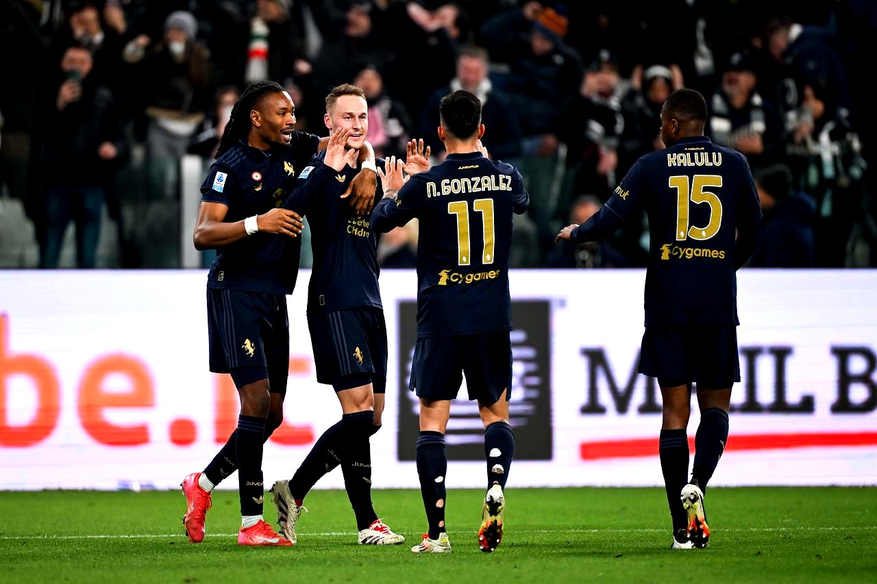 开云体育官网-尤文图斯与拜仁慕尼黑过招，双方火力全开展开对攻的简单介绍