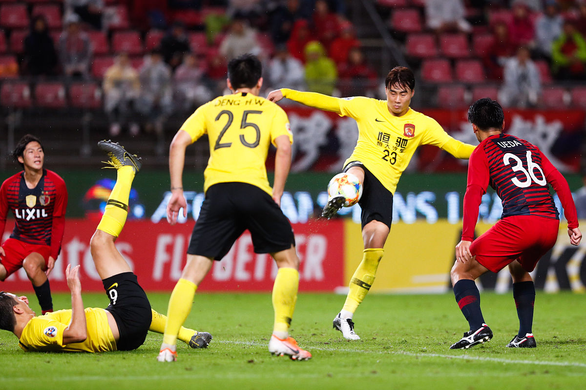 塞维利亚与比利亚雷亚尔战平收场