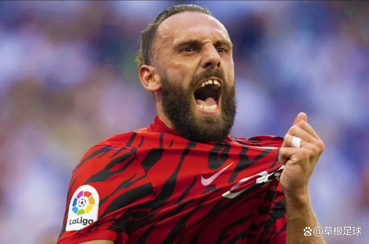 塞维利亚壮观胜利，排名西甲榜首