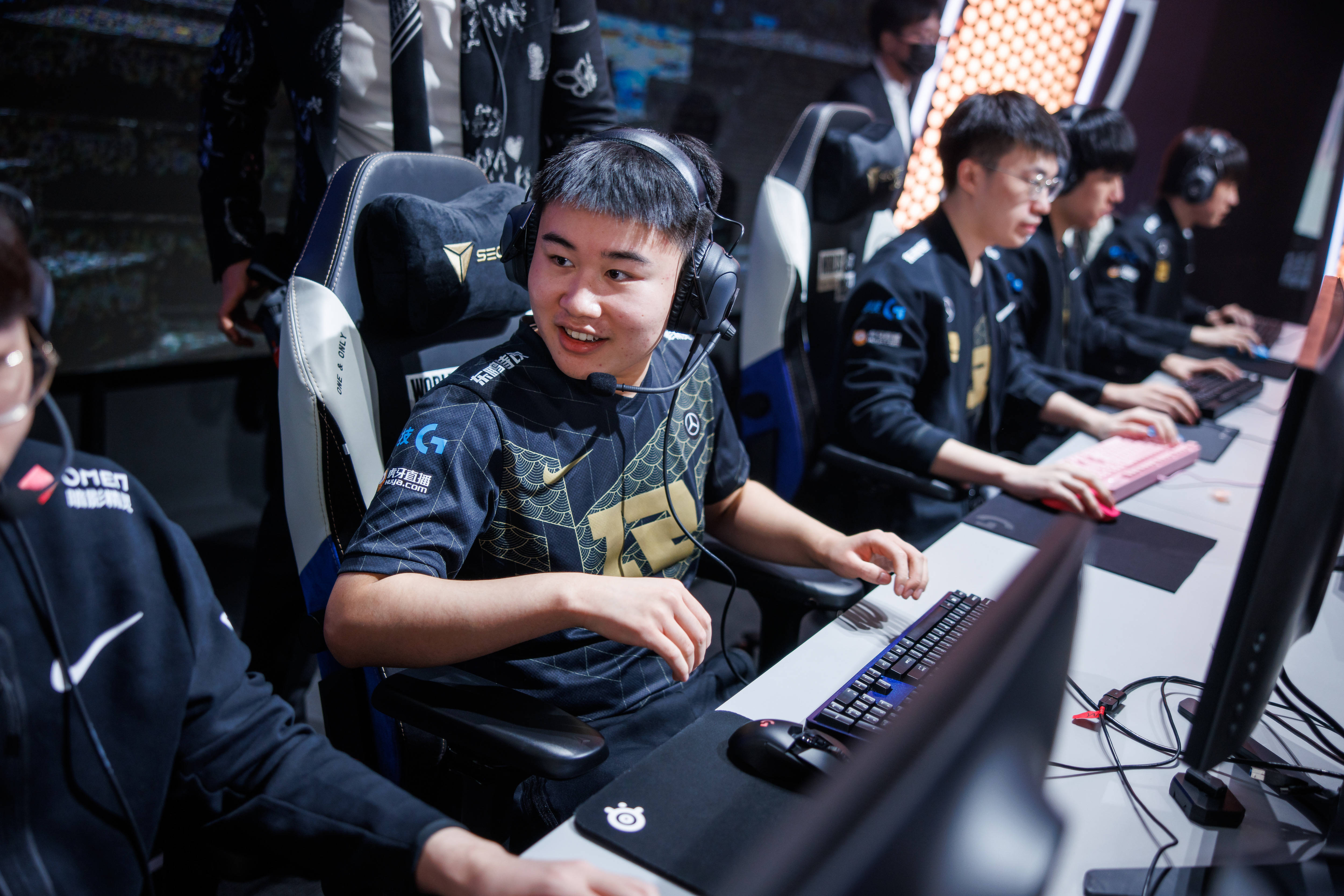 开云体育app-HKA横扫PSG，Xiaohu团战一打五鏖战多局入围赛，锁定晋级资格的简单介绍