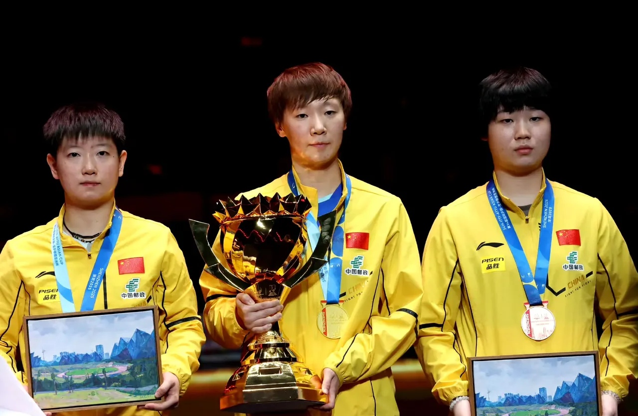 包含骁勇善战，各国选手在激烈赛场上争夺桂冠的词条