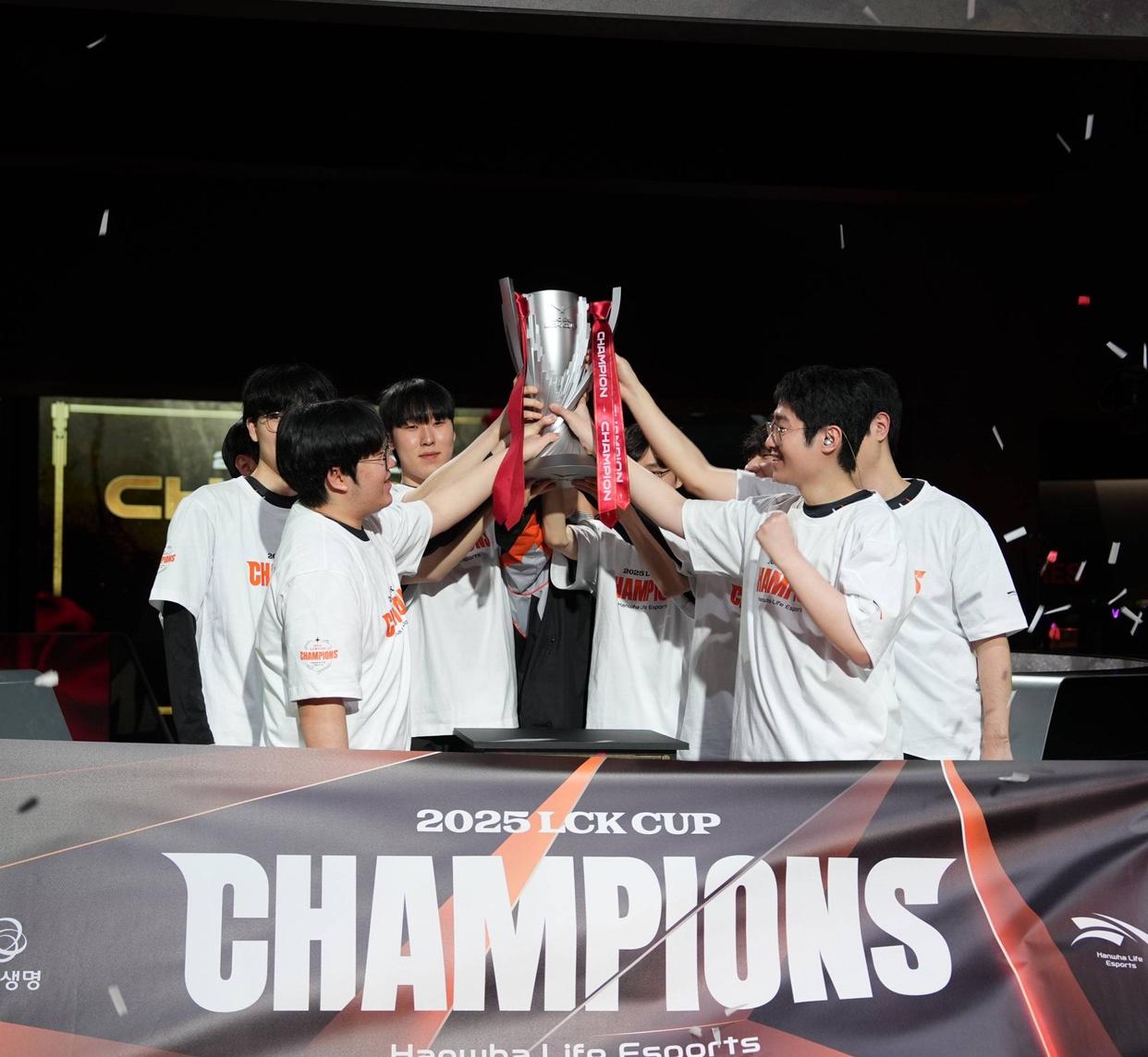 开云体育平台APP-CLG力克NS，JackeyLove关键团战开团秒人宿命之战入围赛，让粉丝疯狂欢呼