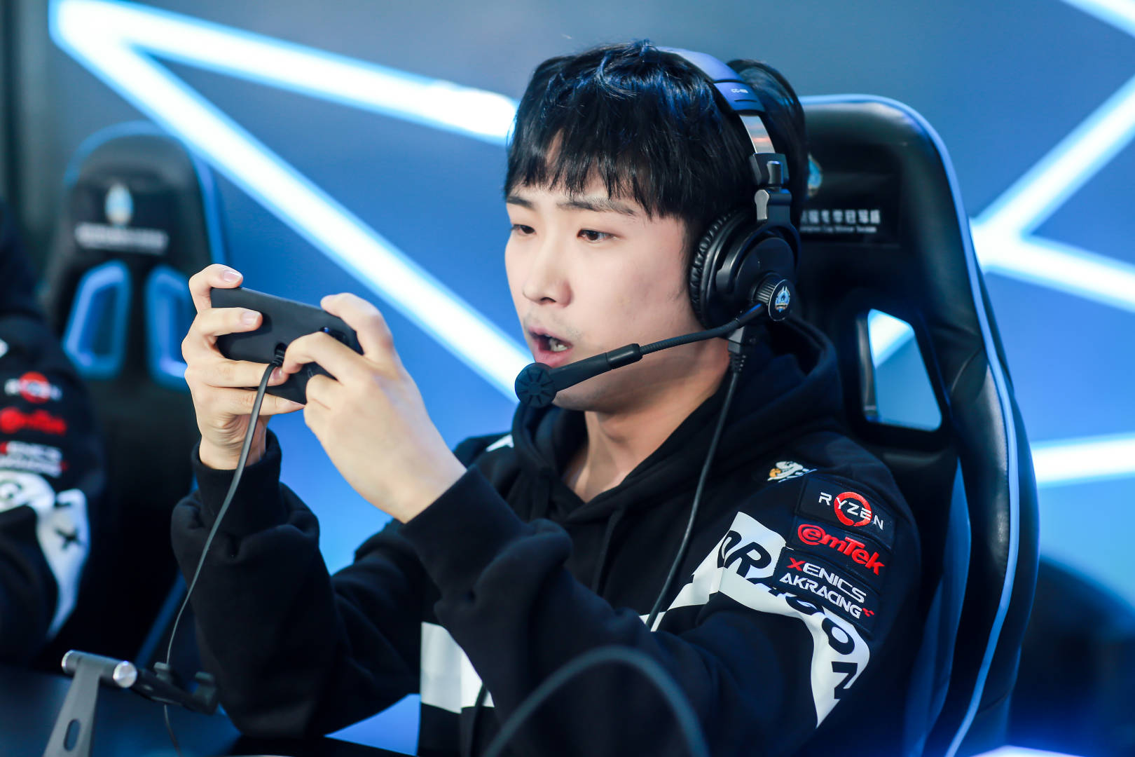 开云体育app-EG险胜V5，CoreJJ操刀奇招英雄翻盘鏖战多局淘汰赛，技惊四座