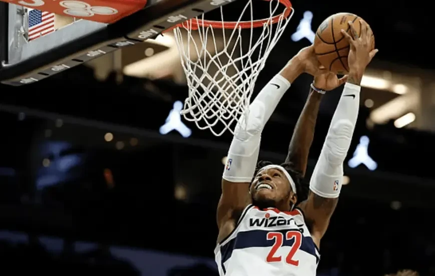 黄蜂惜败活塞，拉塞尔贡献22+7