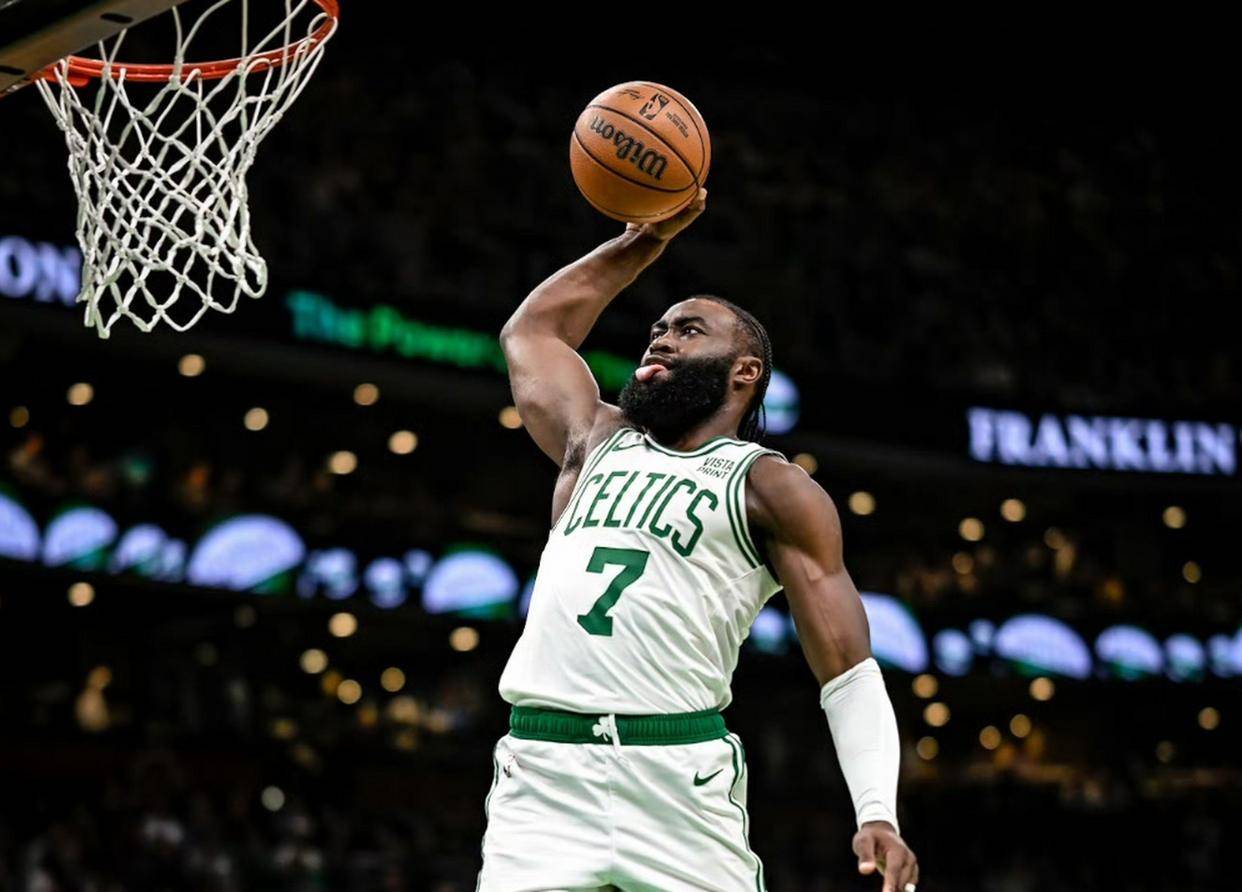 开云平台-热火队东部霸主，夺得难