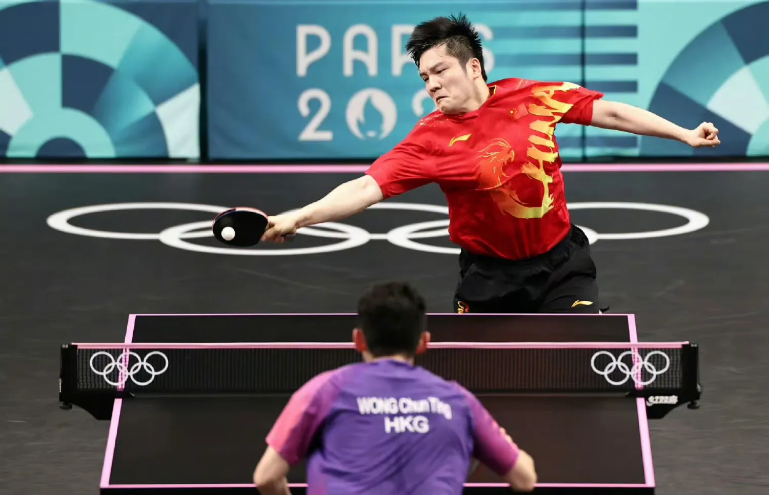 威尔士乒乓球选手喜攻喜守，团结拼搏