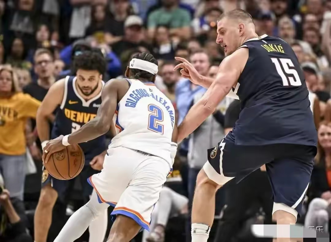 马刺队惨败开拓者，陷入季后赛困境的简单介绍