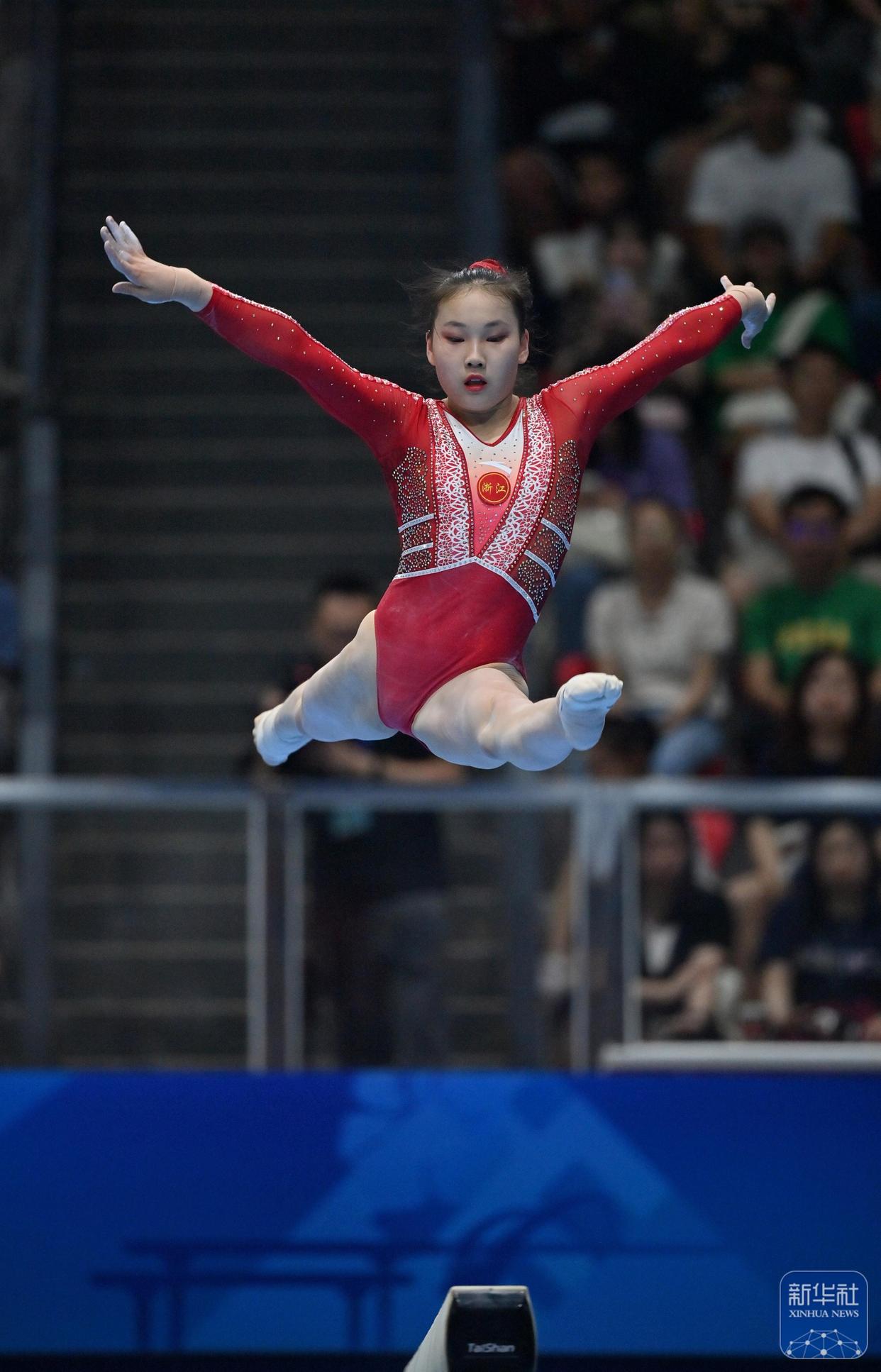 体操比赛团体实力抢眼，中国队获奖