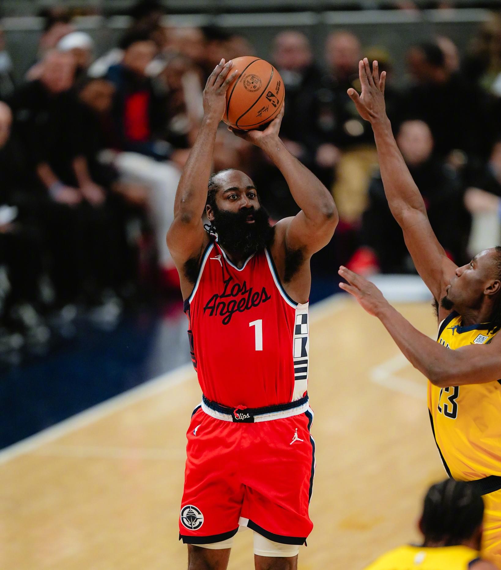 勇士完成翻盘逆转战胜快船