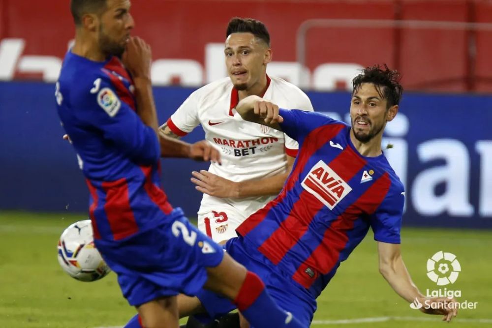 塞维利亚取得连胜，领跑积分榜