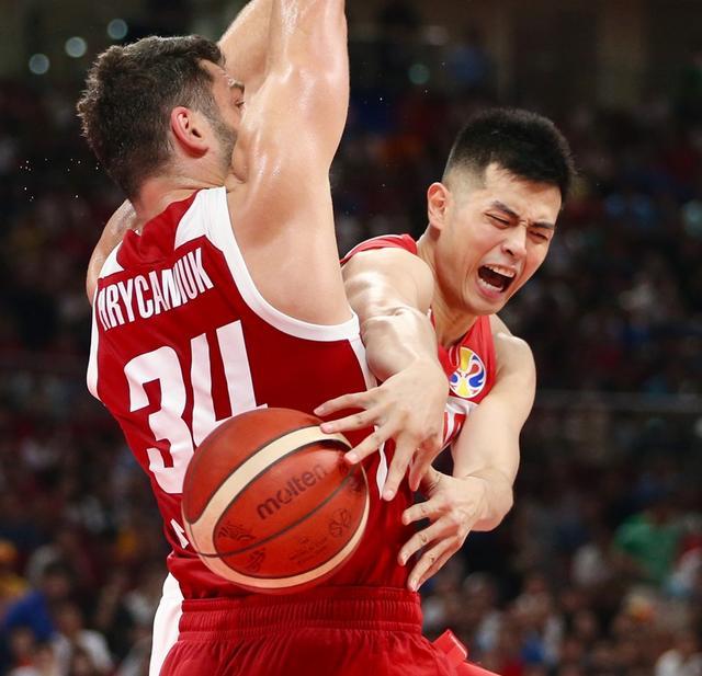 开云平台-波兰队绝杀日本队，波尔扛起全队